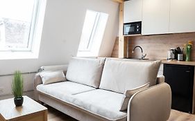 Hostloop Apartments - Swietego Pawla 10